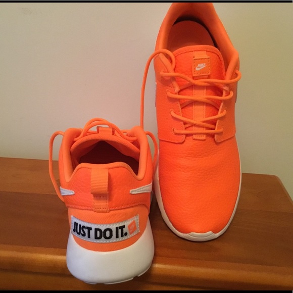 Nike Shoes - Women NIKE LEATHER ROSHE  orange 🍊